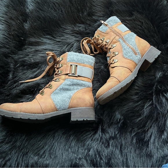 Crown Vintage “Nadia” Ankle Boots - Picture 3 of 10